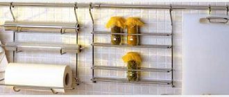 These hanging kitchen shelves are convenient and functional. You can use the same pipe to make a story made by yourself.