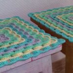 Мастер-класс по вязанию крючком накидок на стулья и табурет