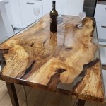 Особенности стола из смолы.