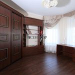 wardrobe with horizontal divider