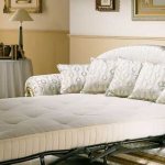 Трехсекционные диваны «французская раскладушка», плюсы и минусы модели